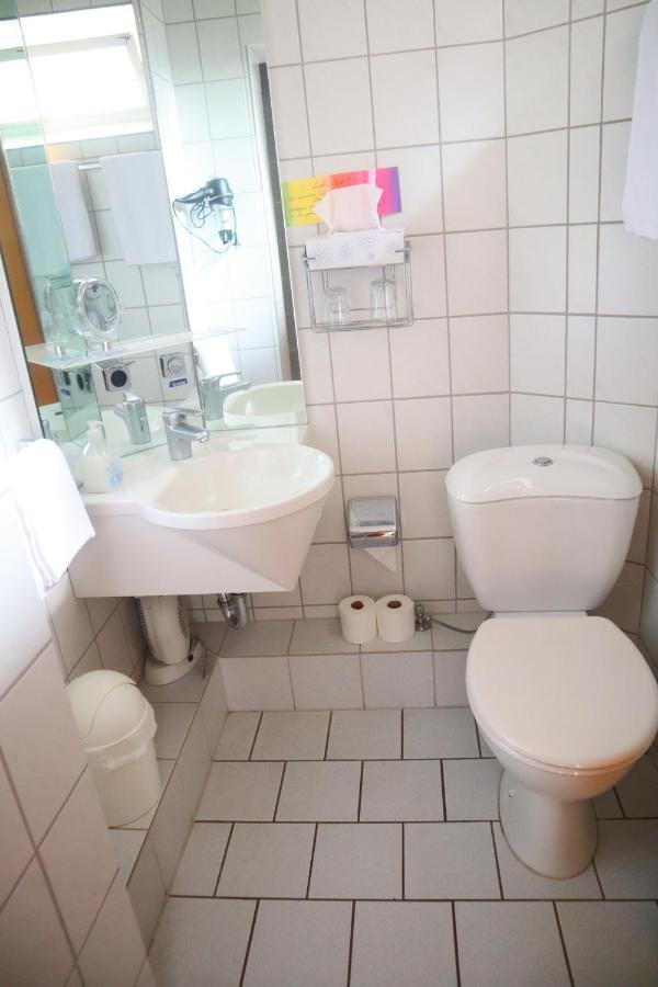Hotel Pension Zur Harburg Uslar Exteriér fotografie