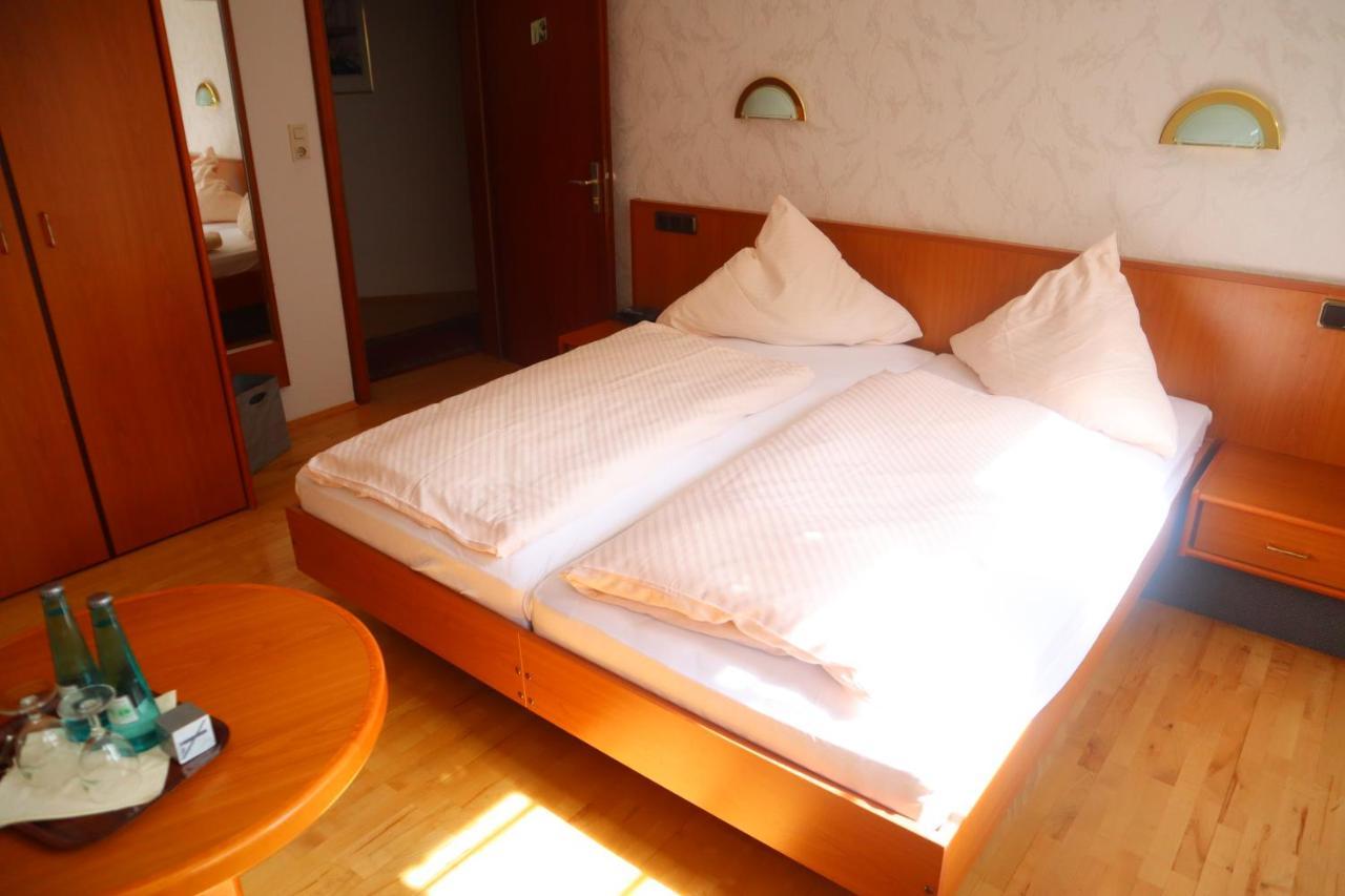 Hotel Pension Zur Harburg Uslar Exteriér fotografie