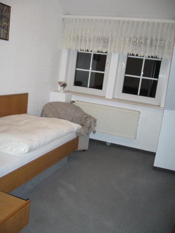 Hotel Pension Zur Harburg Uslar Pokoj fotografie